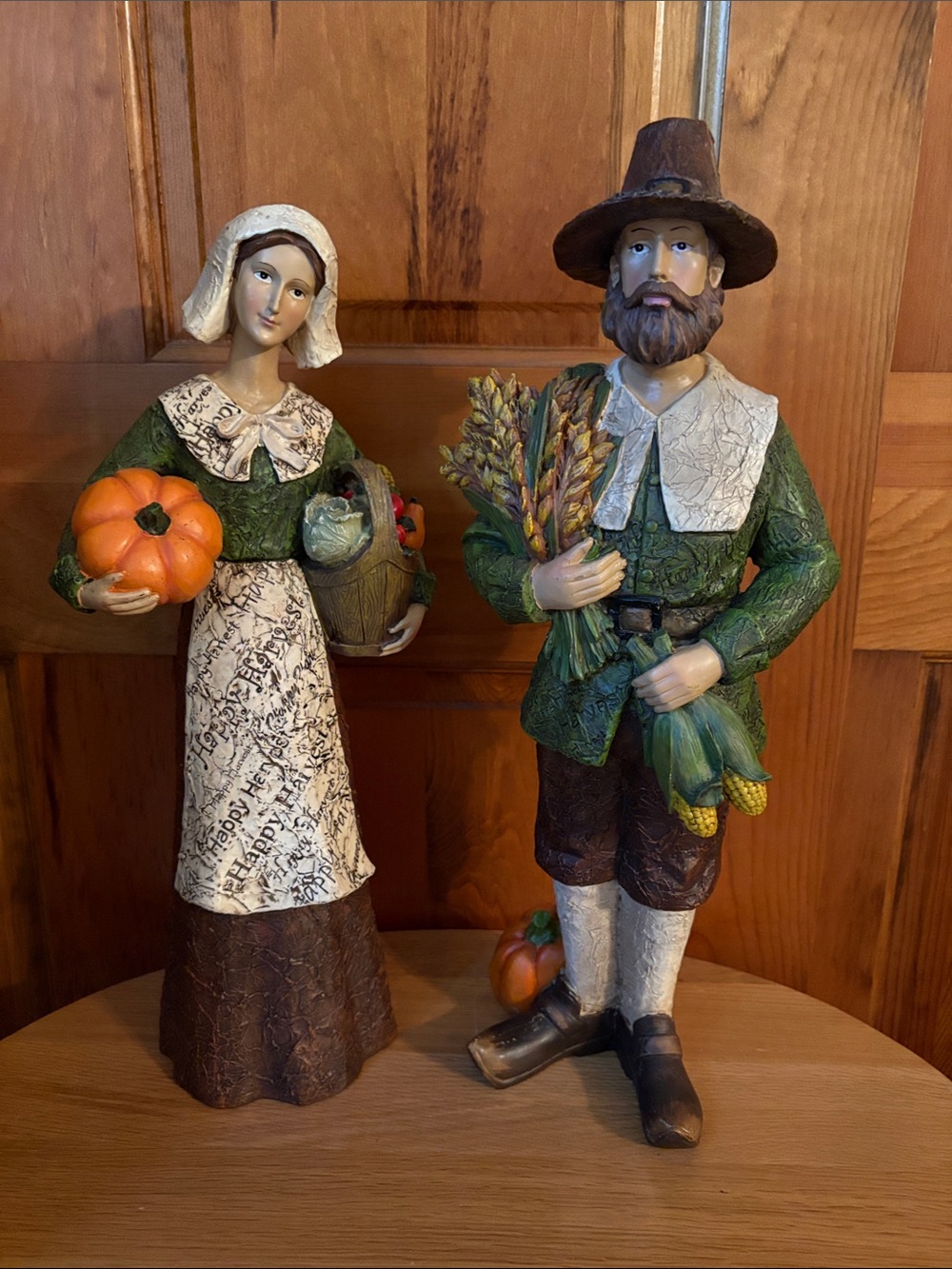 Rustic Harvest Couple Sculpture Set in Green and Brown